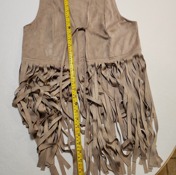 Bohemian/Western Tan Fringe Faux Suede Vest, EUC, Large - Picture 8 of 10